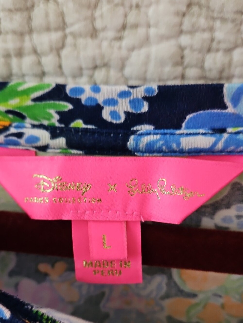 Lilly Pulitzer x Disney Finn Lilly Loves Mickey Navy Blue Floral Panel Top Sz L - Picture 3 of 7